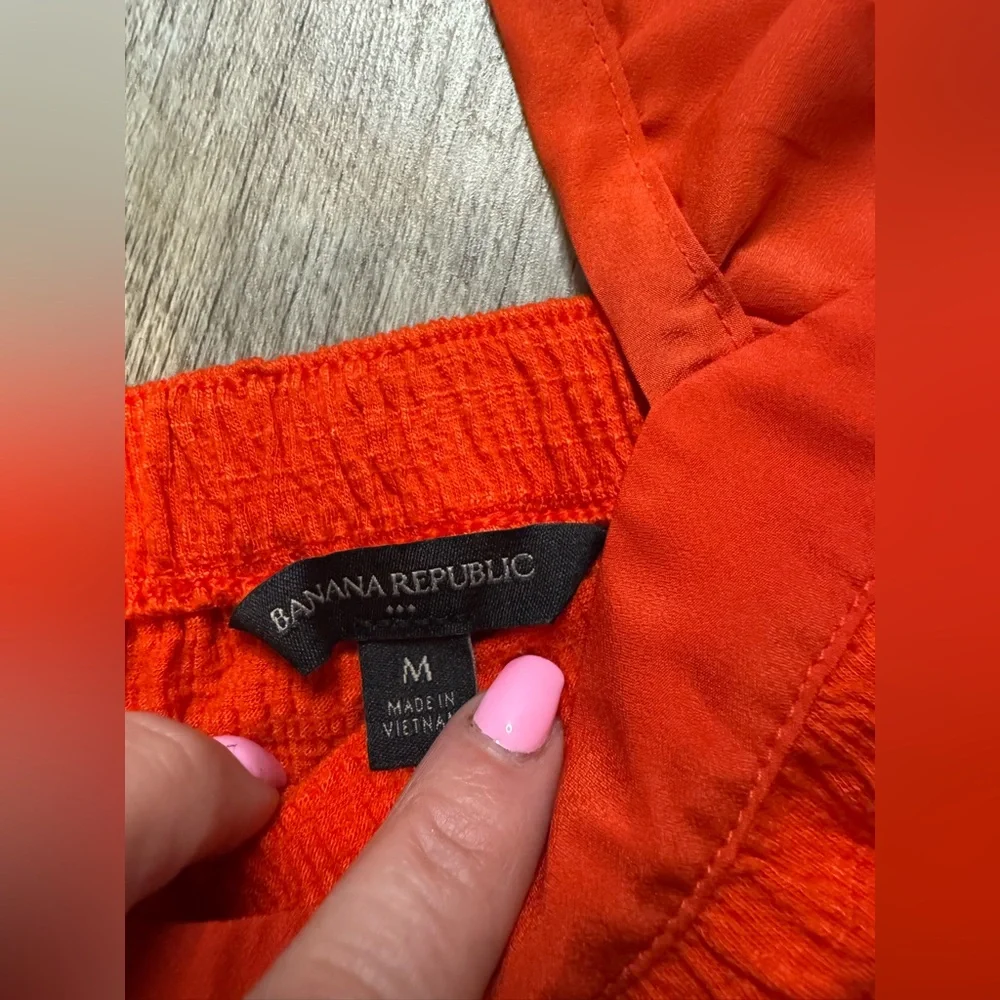 Banana Republic size MEDIUM red, ruffle ribbon strap top, seersucker feel - Picture 3 of 9